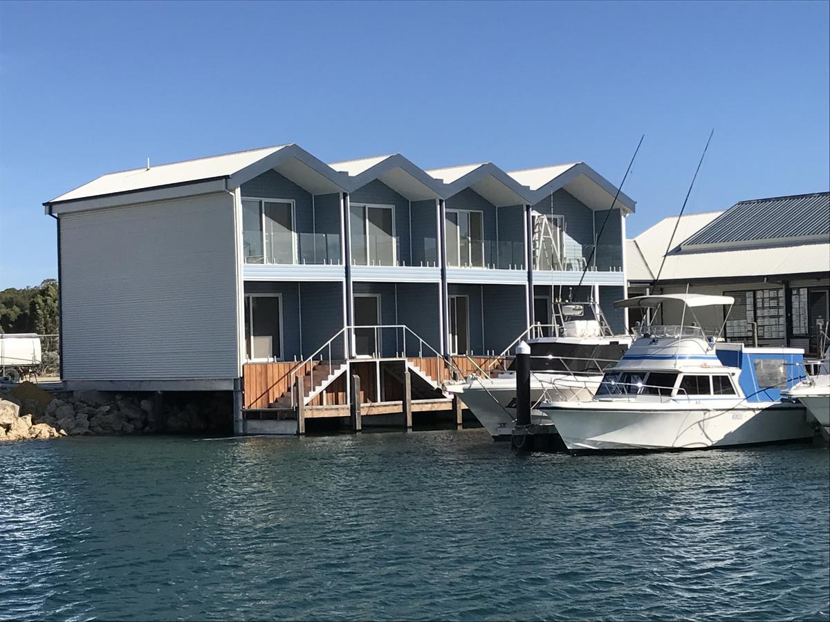 Marina View Chalets แมนดูราห์ ภายนอก รูปภาพ